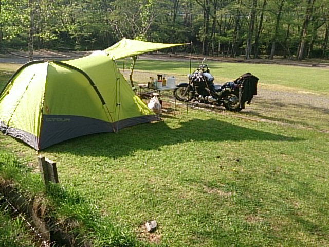 川の中の混浴温泉 尻焼温泉 暮坂高原キャンプ場へのツーリング キャンプです 14年5月 バイクで一人旅 一人キャンプ